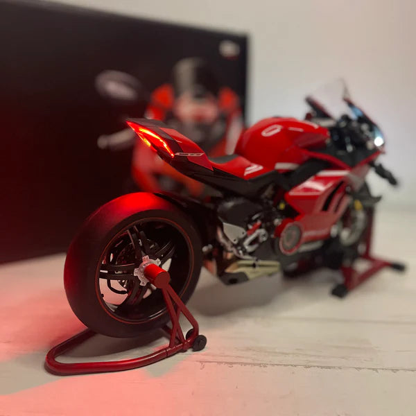 1:9 Scale Premium Alloy Motorcycle Model - High-Detail Collectible Replicat