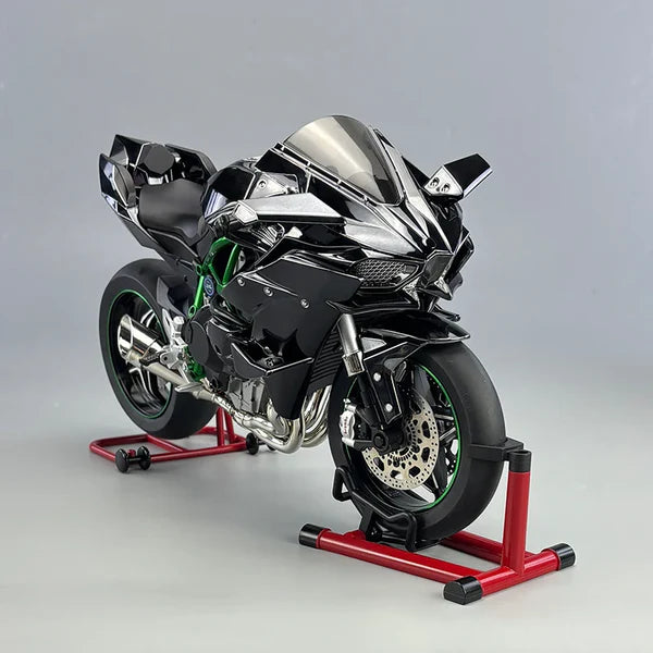 1:9 Scale Premium Alloy Motorcycle Model - Collector's Edition with Smoke Effect & Display Stand
